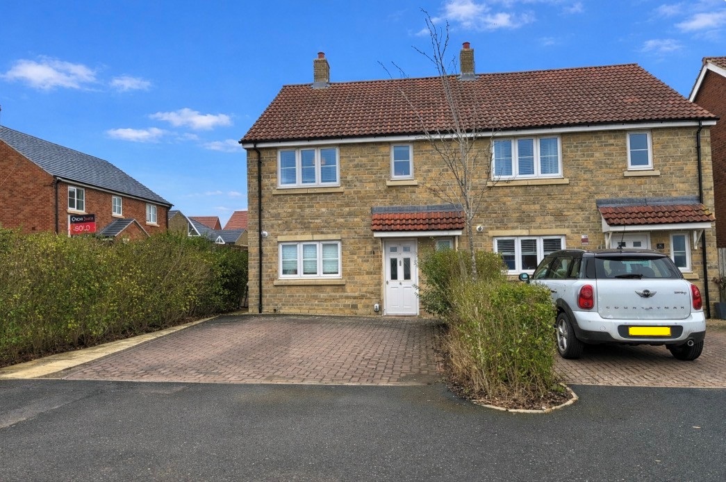 17, Buttercup Close, Raunds photo 2