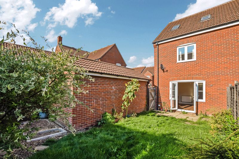 4, Pedley Way, Bedford photo 4