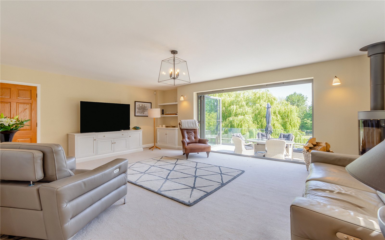 5 bedroom detached house for sale 0