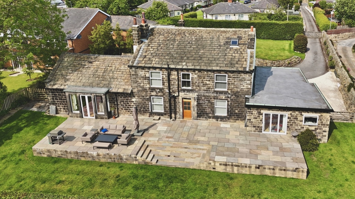 4 bedroom detached house for sale 0