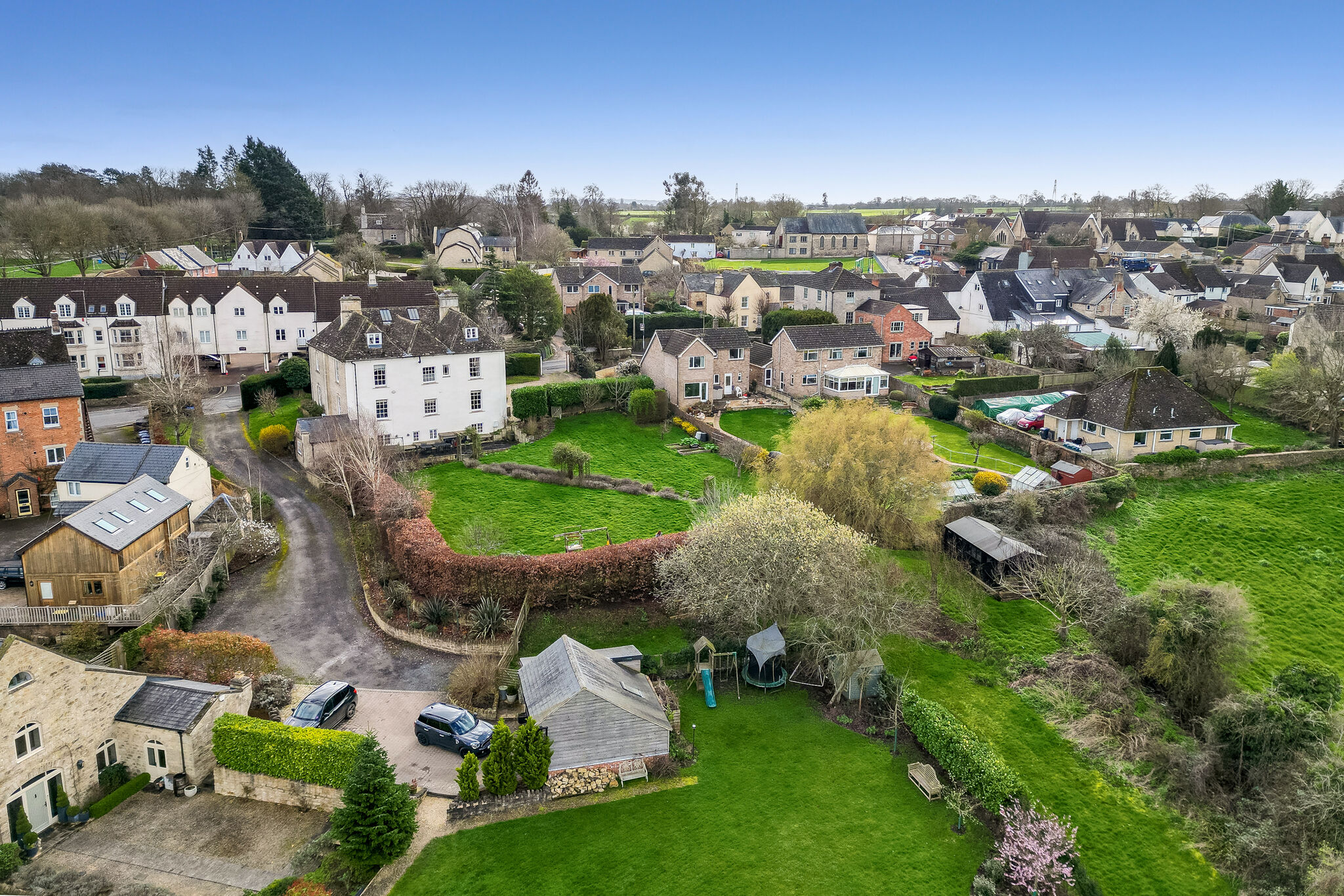 6 bedroom detached house for sale 0