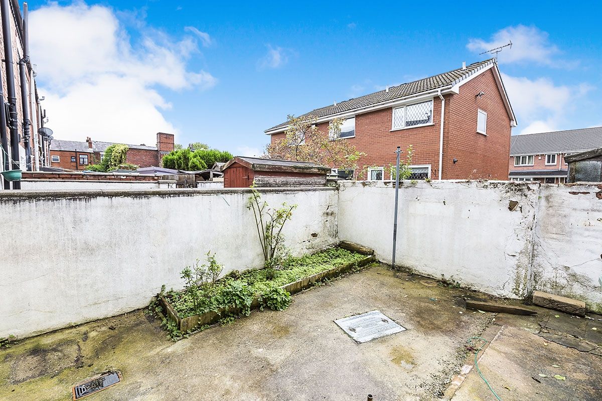 3 Bedrooms Terraced house to rent in Longworth Street, Chorley PR7