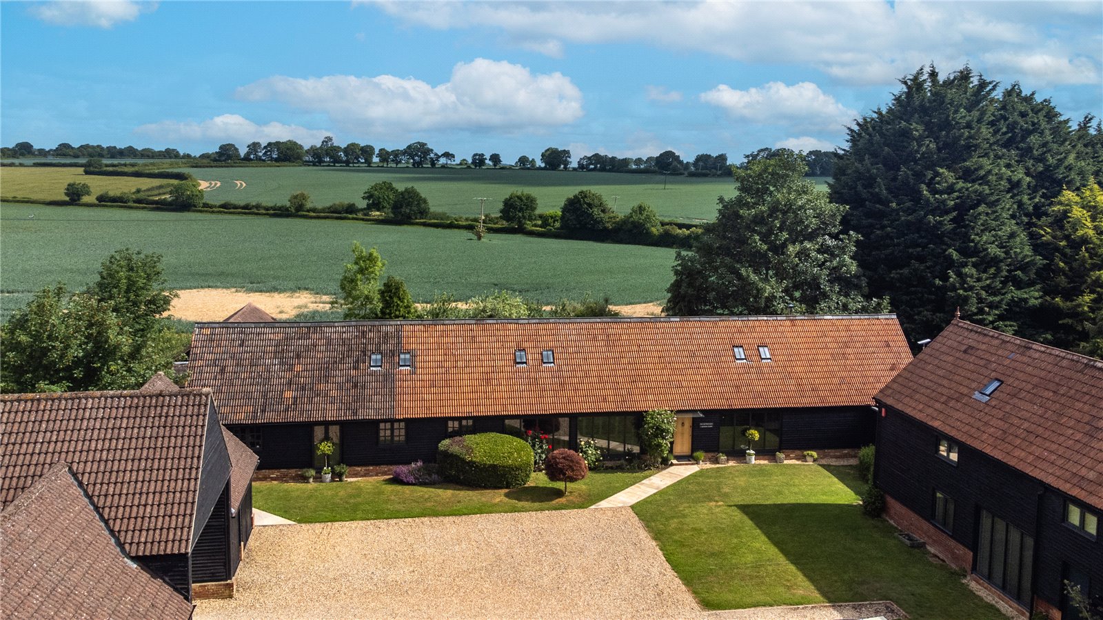4 bedroom detached house for sale 0