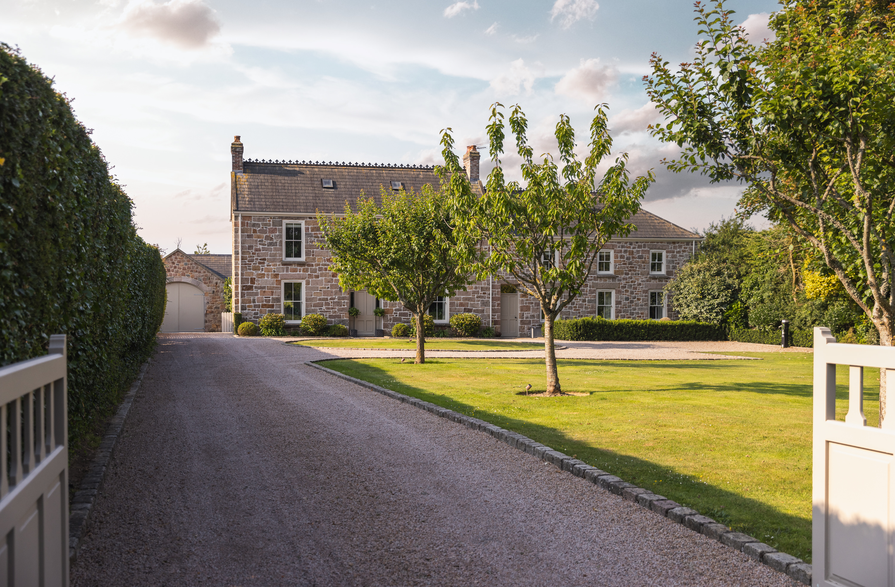 5 bedroom detached house for sale 0