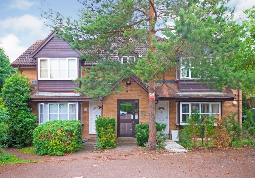 Snowdon Drive, London photo 2