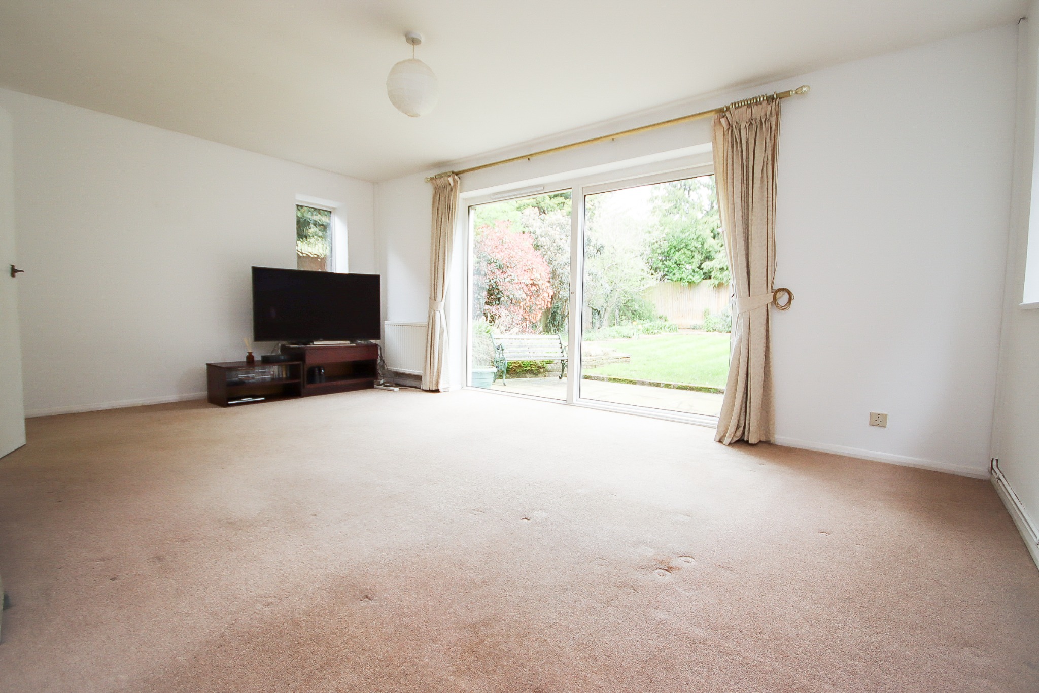Photos of Derwent Drive, Maidenhead SL6 64953225 PrimeLocation