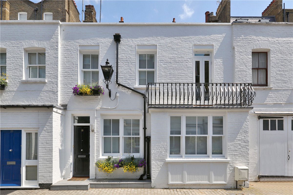 18, Gloucester Place Mews, London photo 2