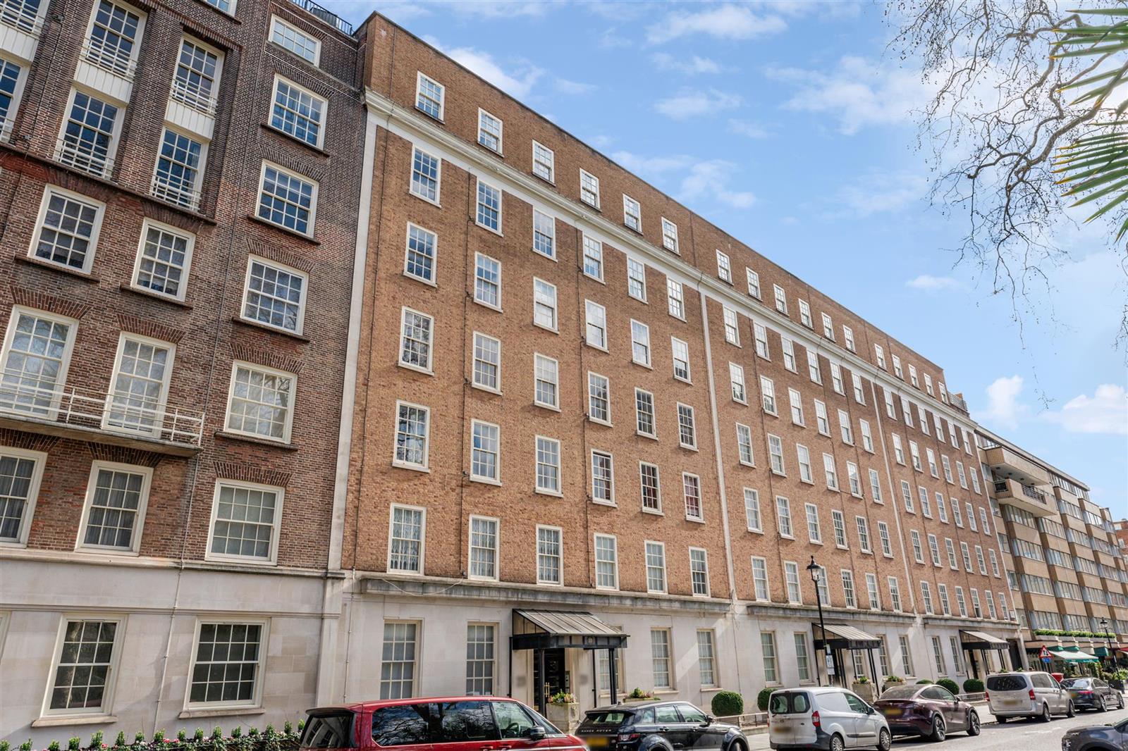 4 bedroom property for sale in London