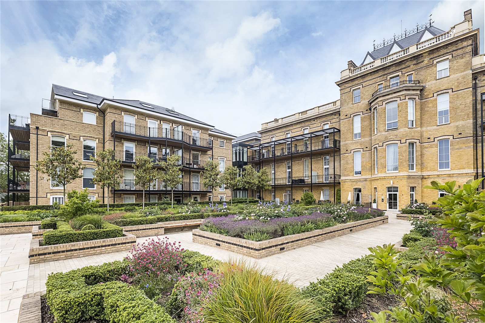 3 bedroom flat for sale 0