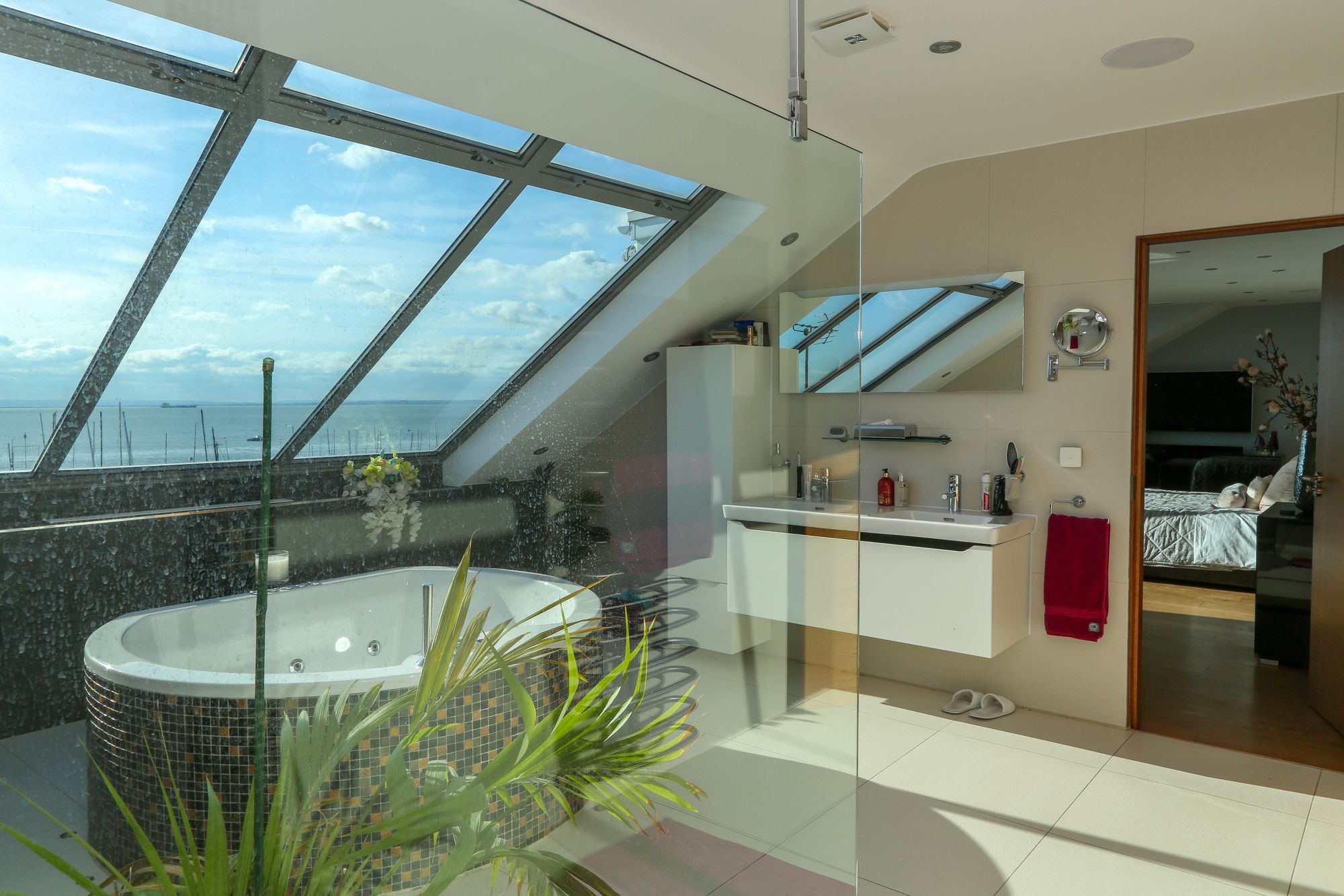 Photos of Thorpe Bay Gardens, Thorpe Bay SS1 61206468 PrimeLocation