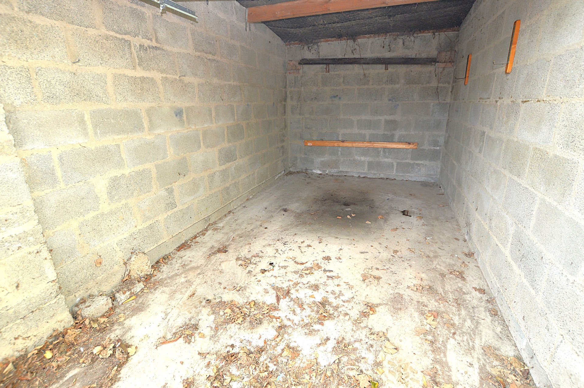 Garage 17,, Drake Gardens, Devon photo 4