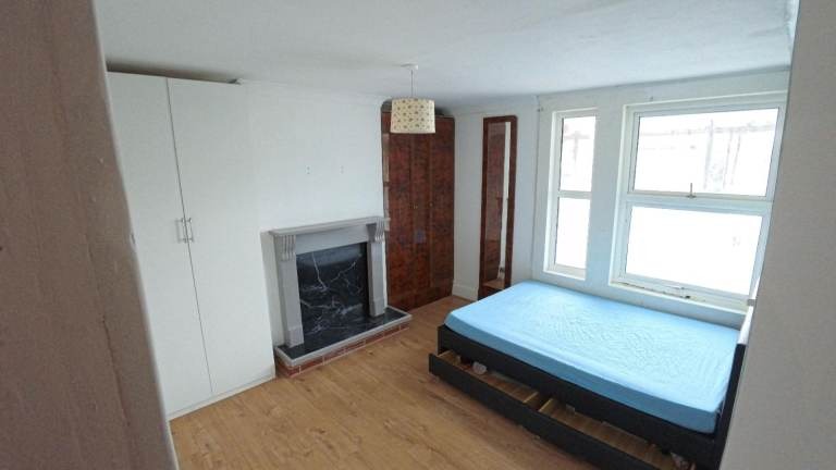 Oxlow Lane, Dagenham photo 5