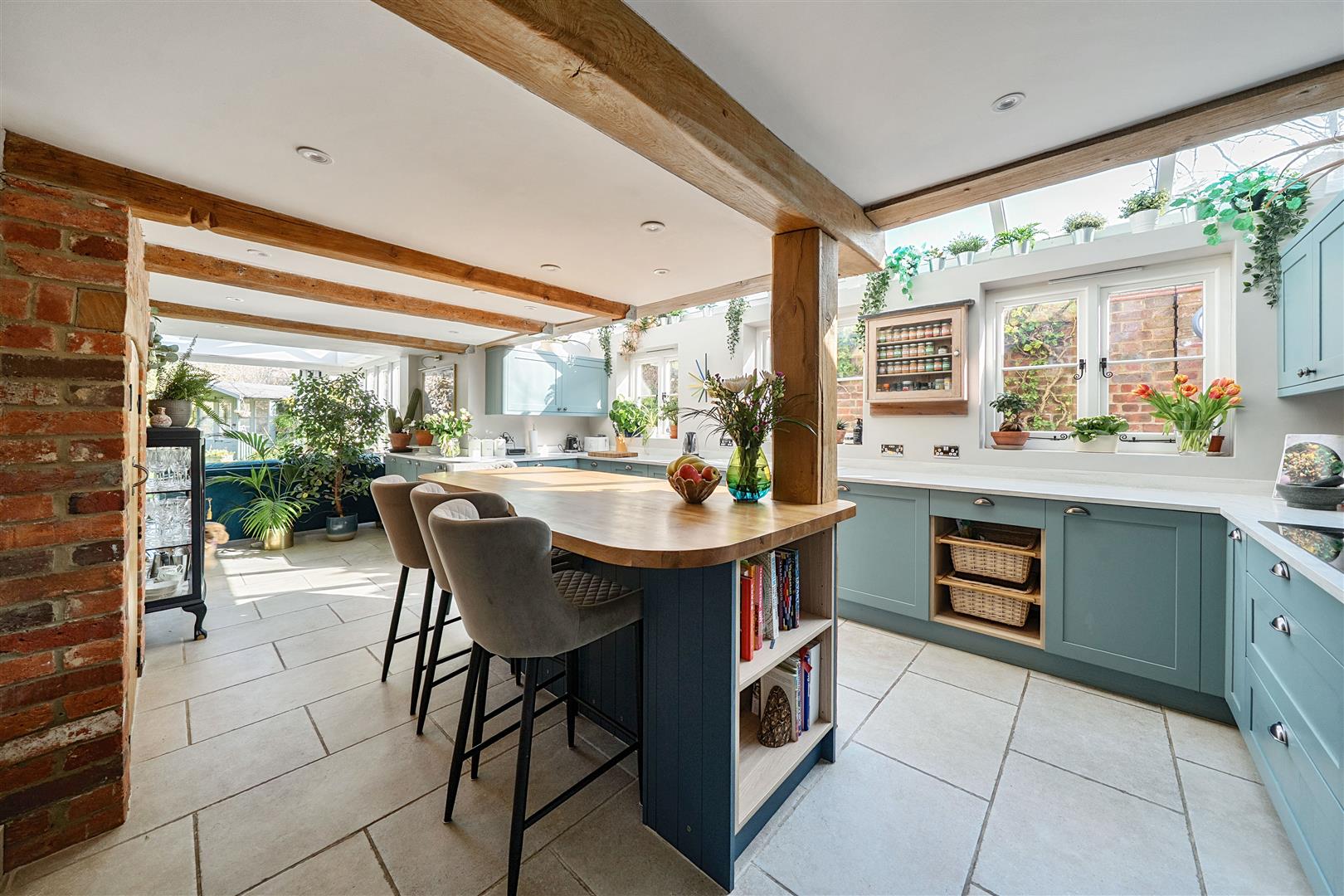 5 bedroom detached house for sale 0