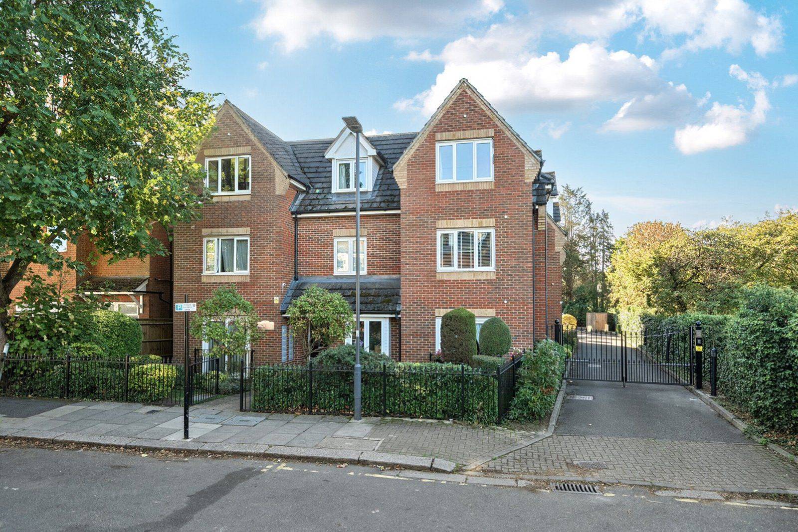Hindes Road, Harrow photo 2
