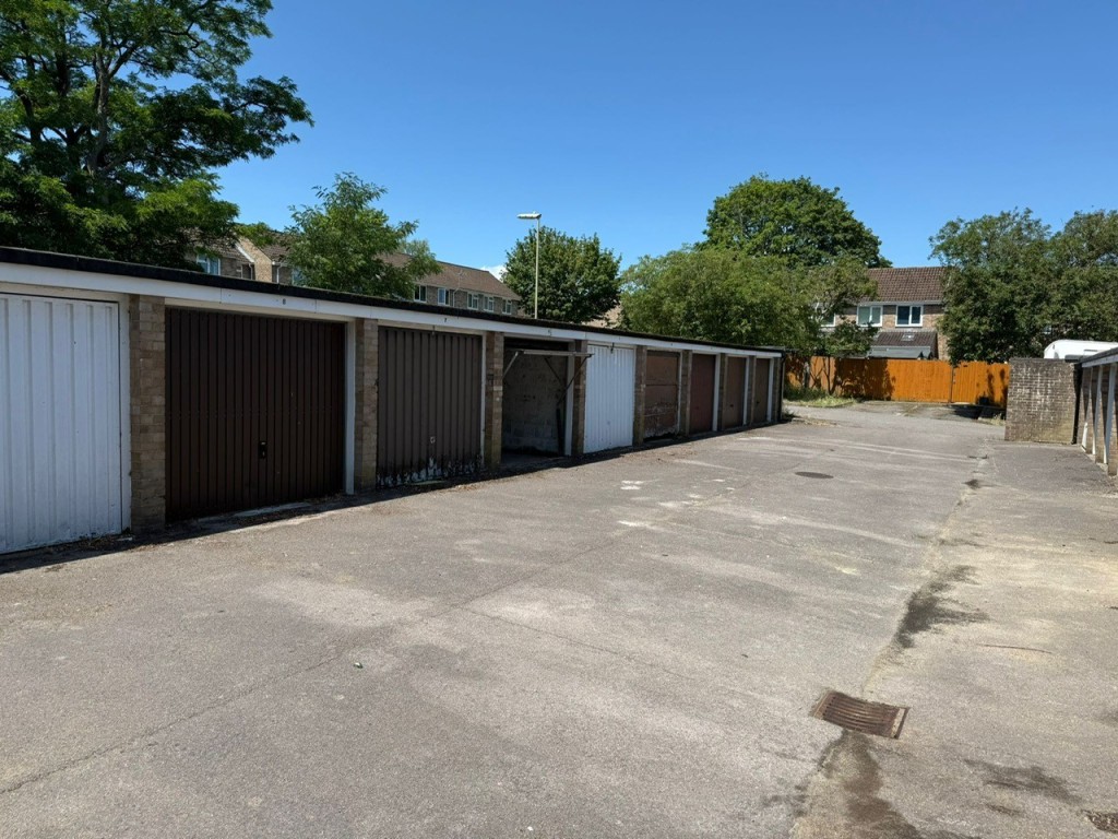 Studio parking on Garages 1-13 & 15-20, Fisher Close, Andover, £60,000