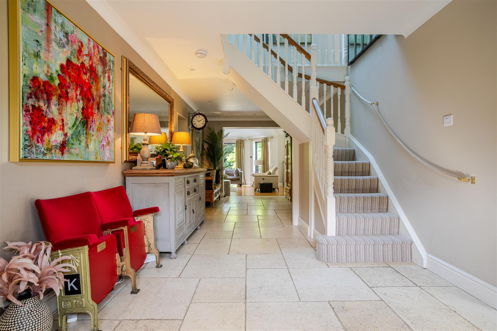 5 bedroom detached house for sale 0