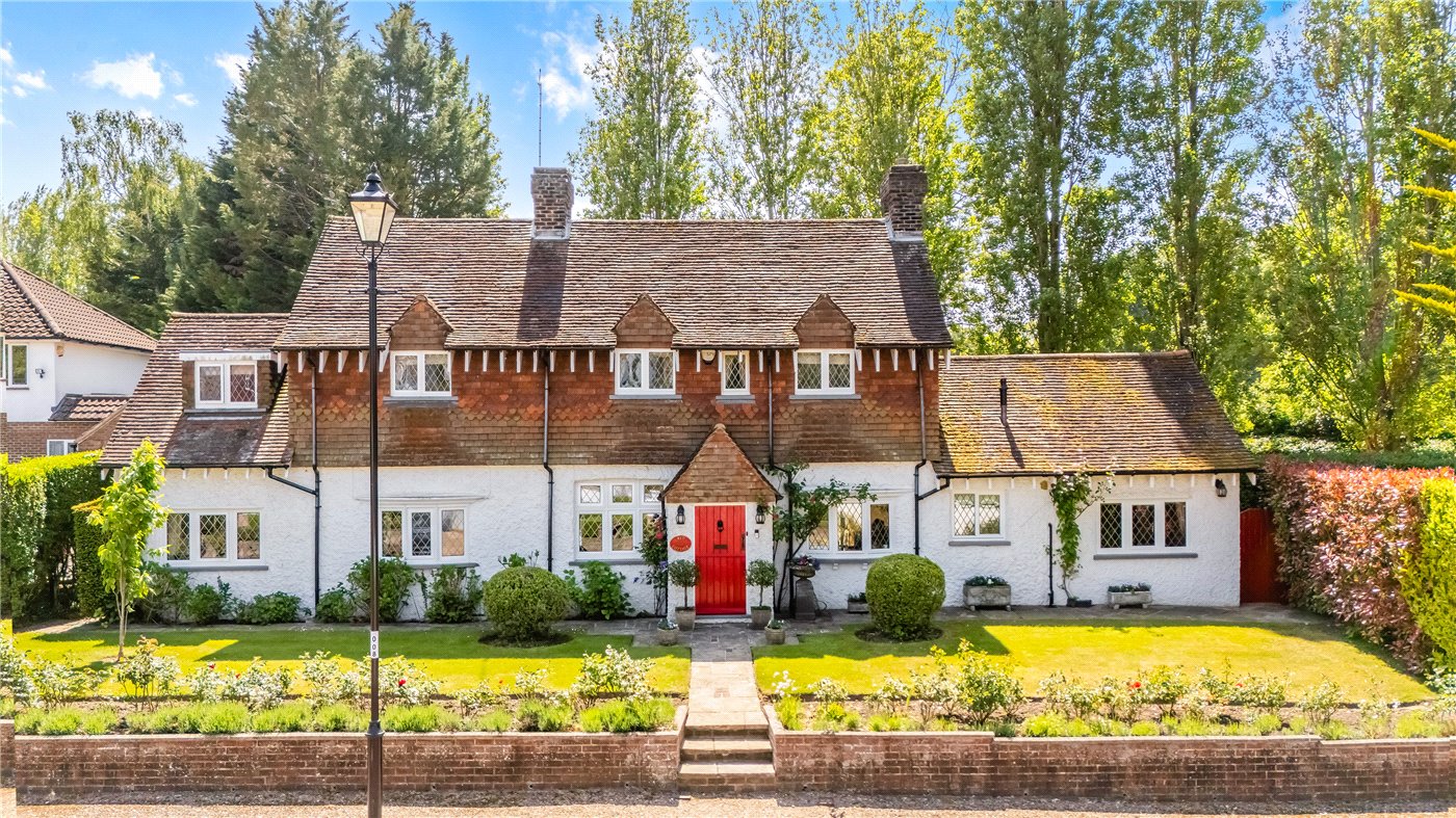 3 bedroom detached house for sale 0