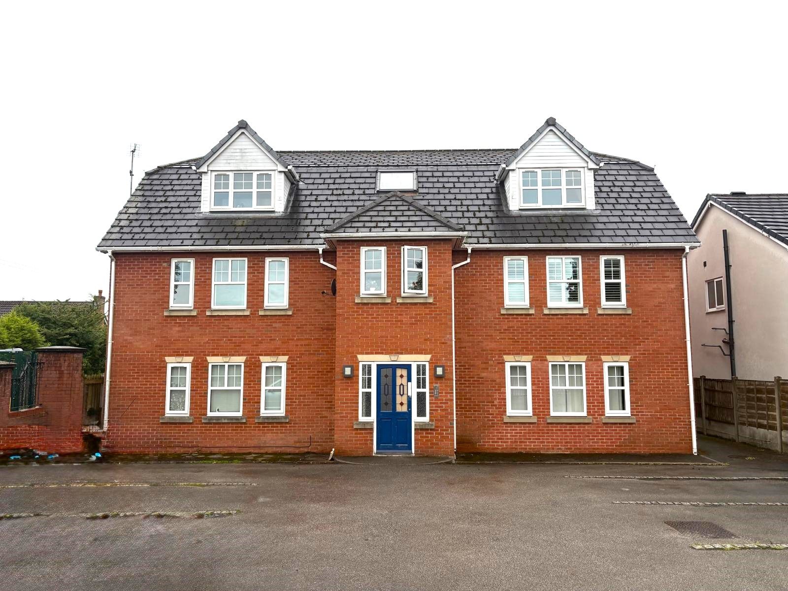 6, Manor Court, 88 Golborne Road, Ashton photo 2