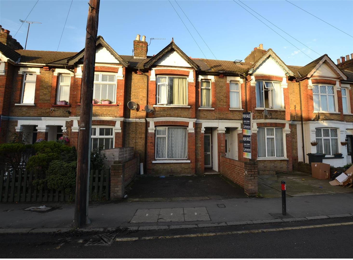 3 Bedroom House Uxbridge For Sale
