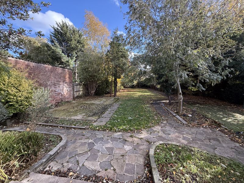 6 bedroom detached house for sale 0