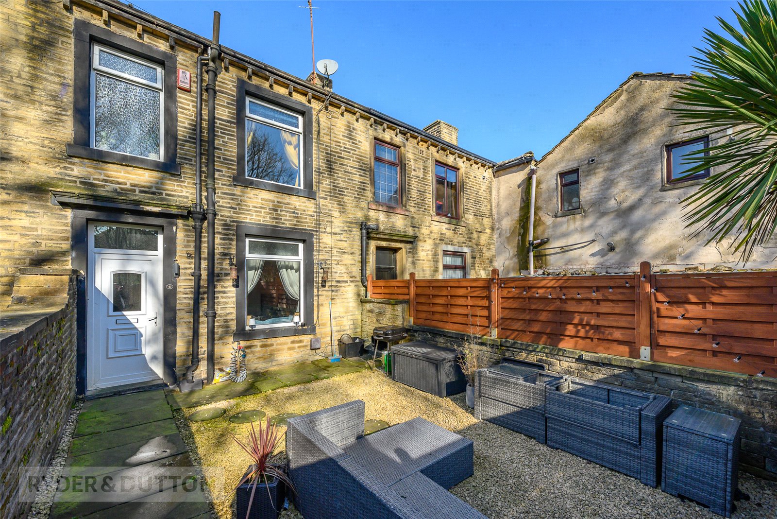 4, Seed Hill Terrace, West Yorkshire photo 2
