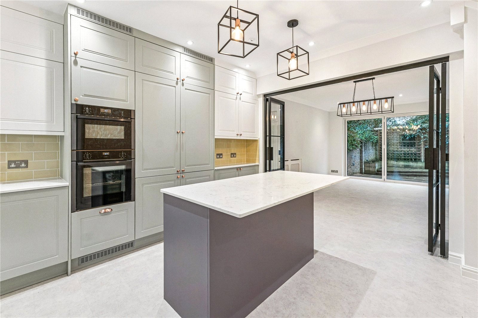 5 bedroom terraced house for sale 0