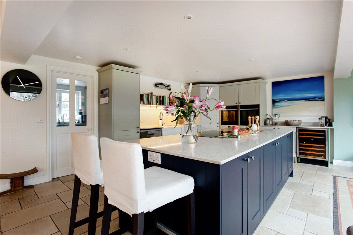 4 bedroom detached house for sale 0