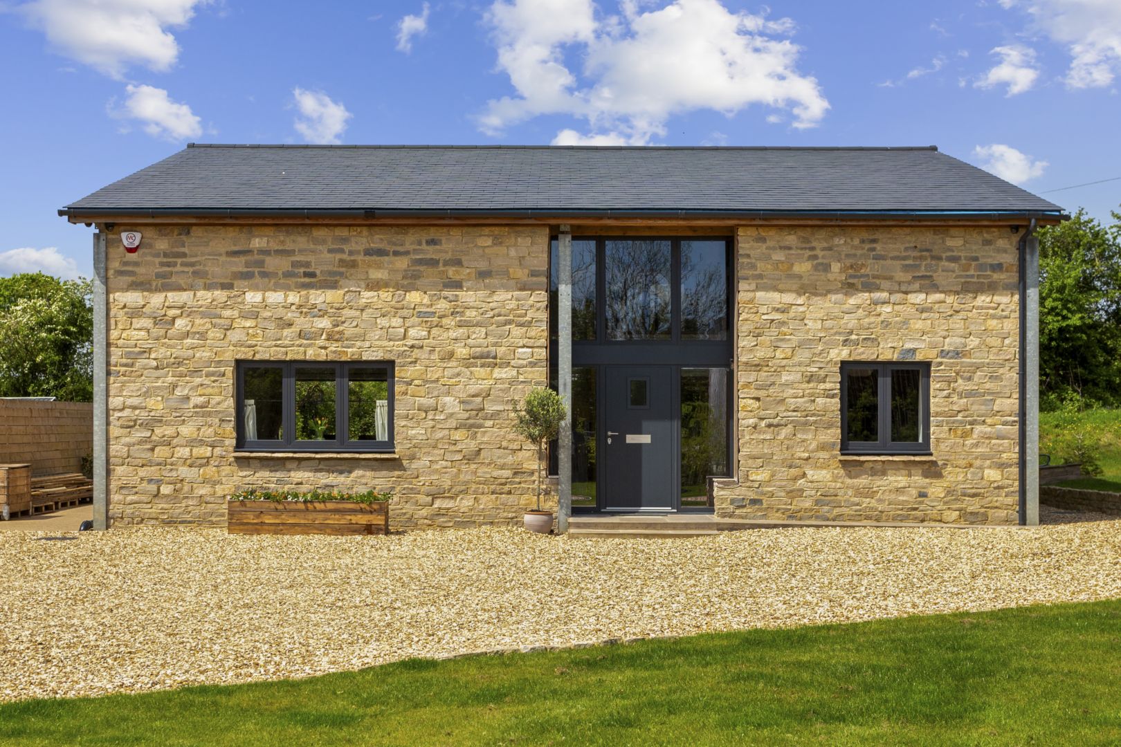 5 bedroom detached house for sale 0