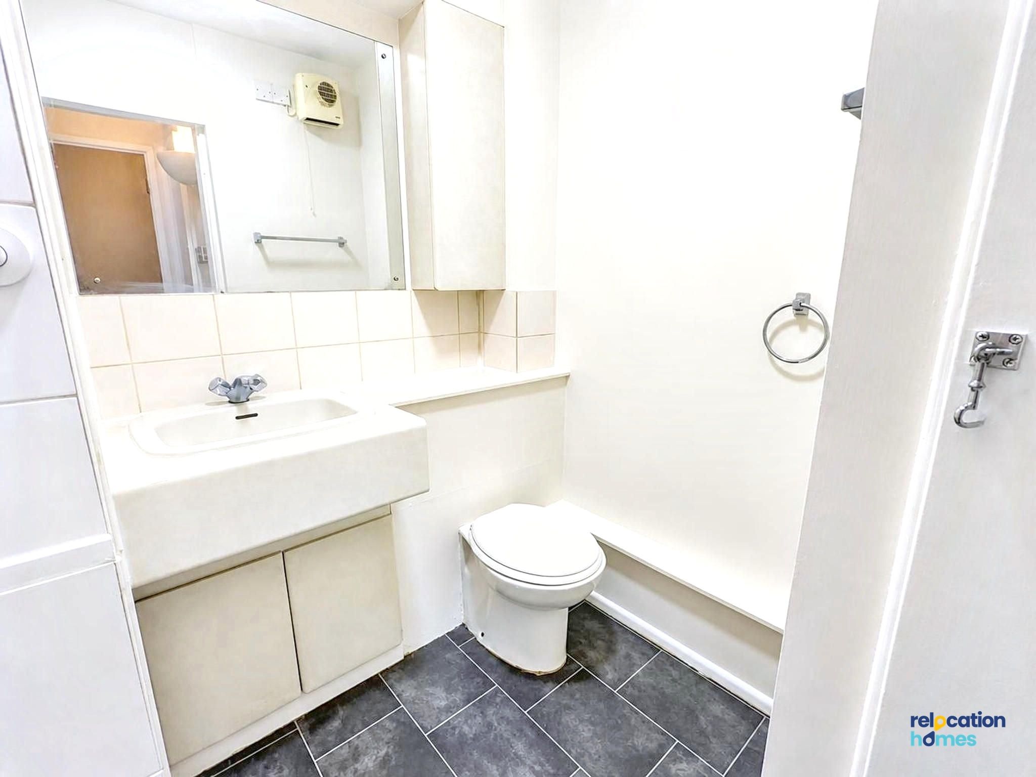 1 Maltby Drive, Enfield photo 4