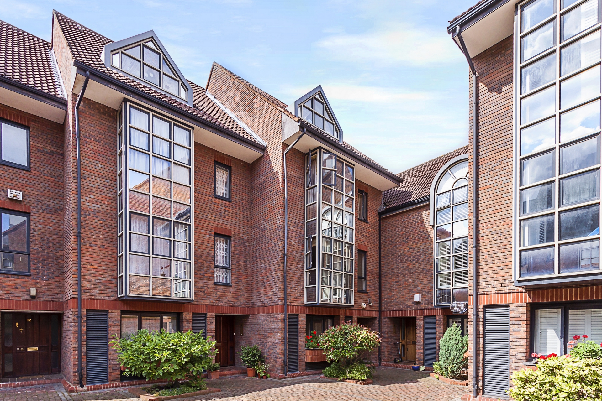 4 bedroom terraced house for sale 0
