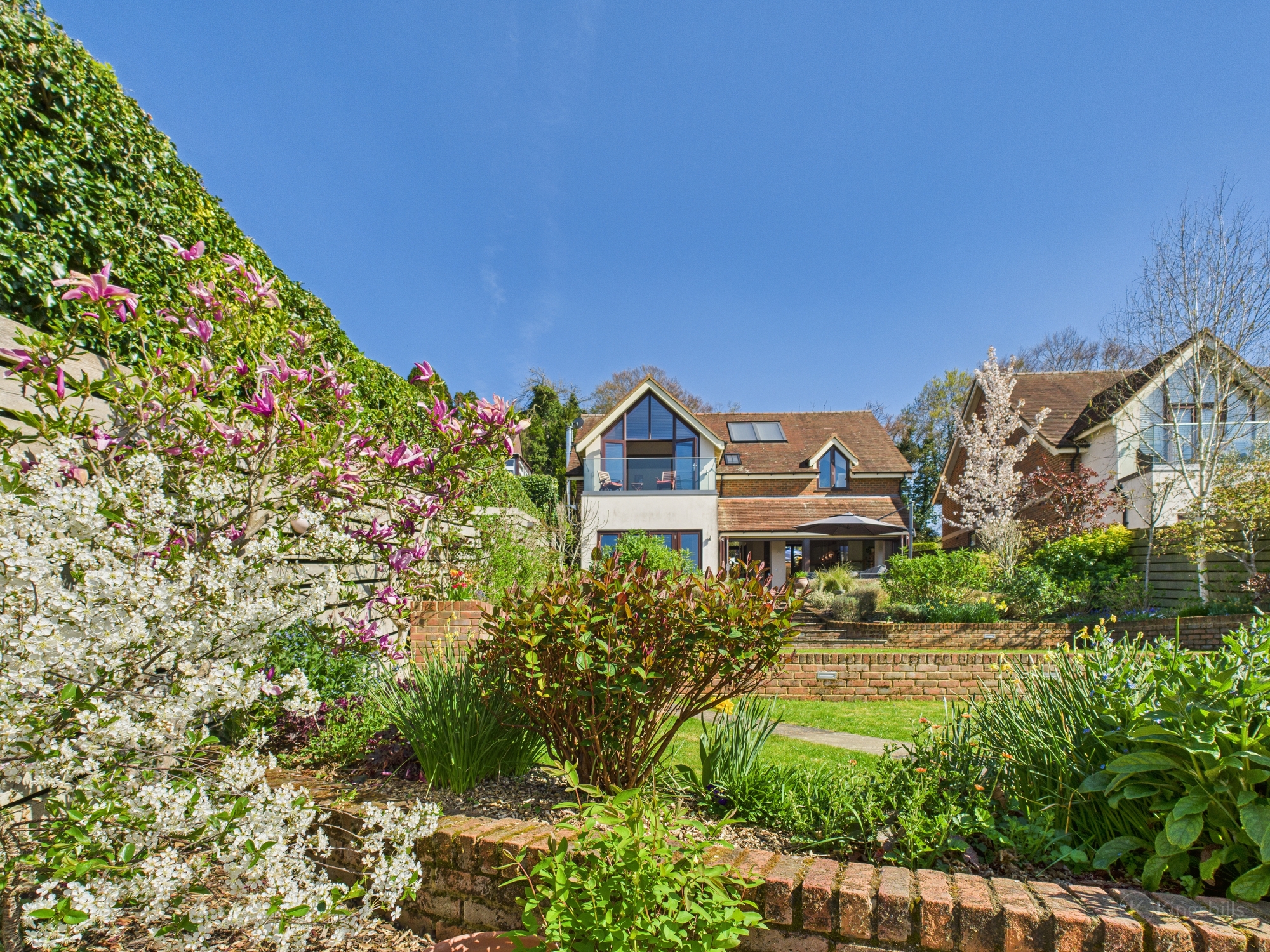 3 bedroom flat for sale
