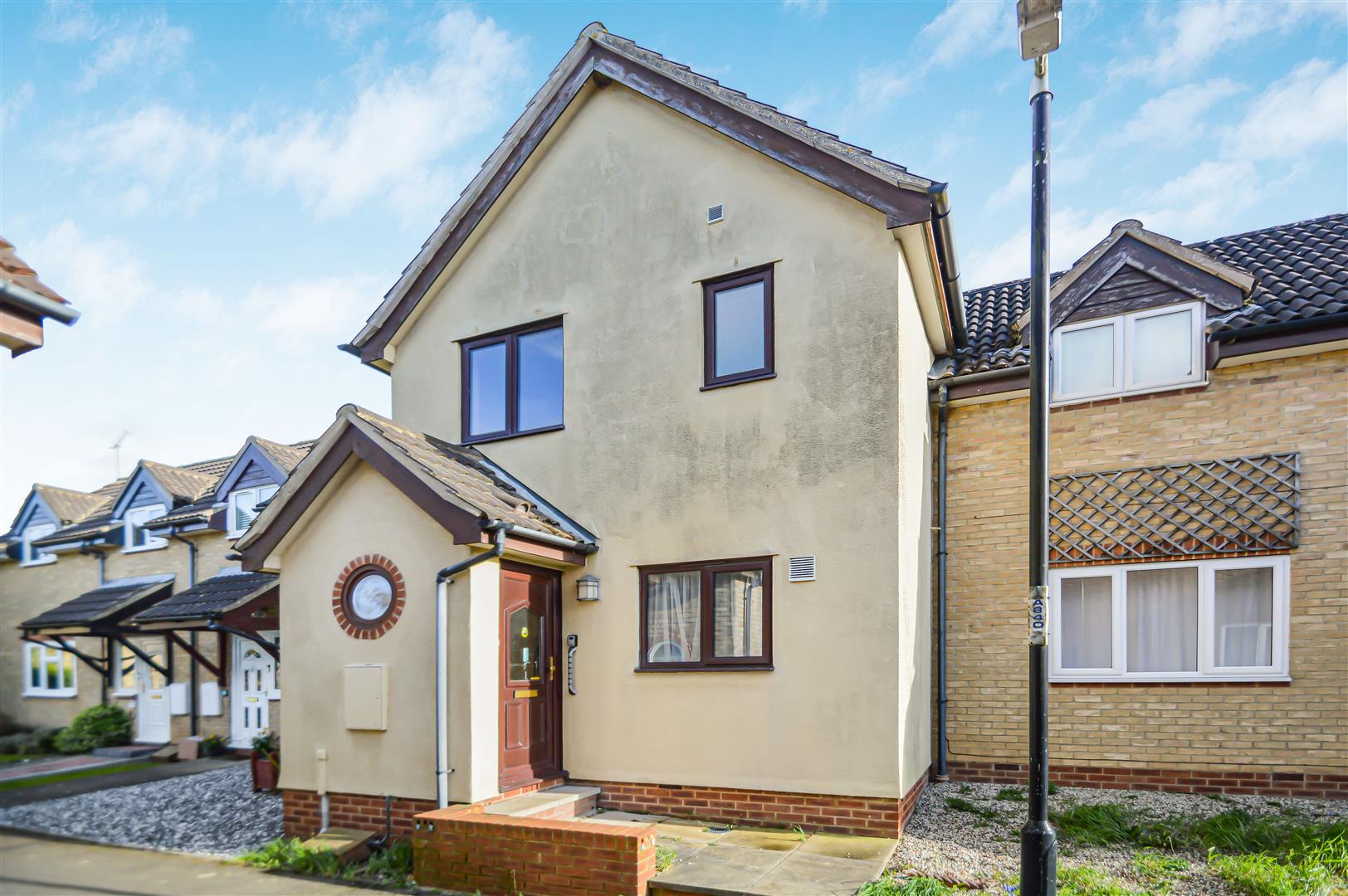 2-bed house on 27, Shardlow Close, Haverhill, £195,000