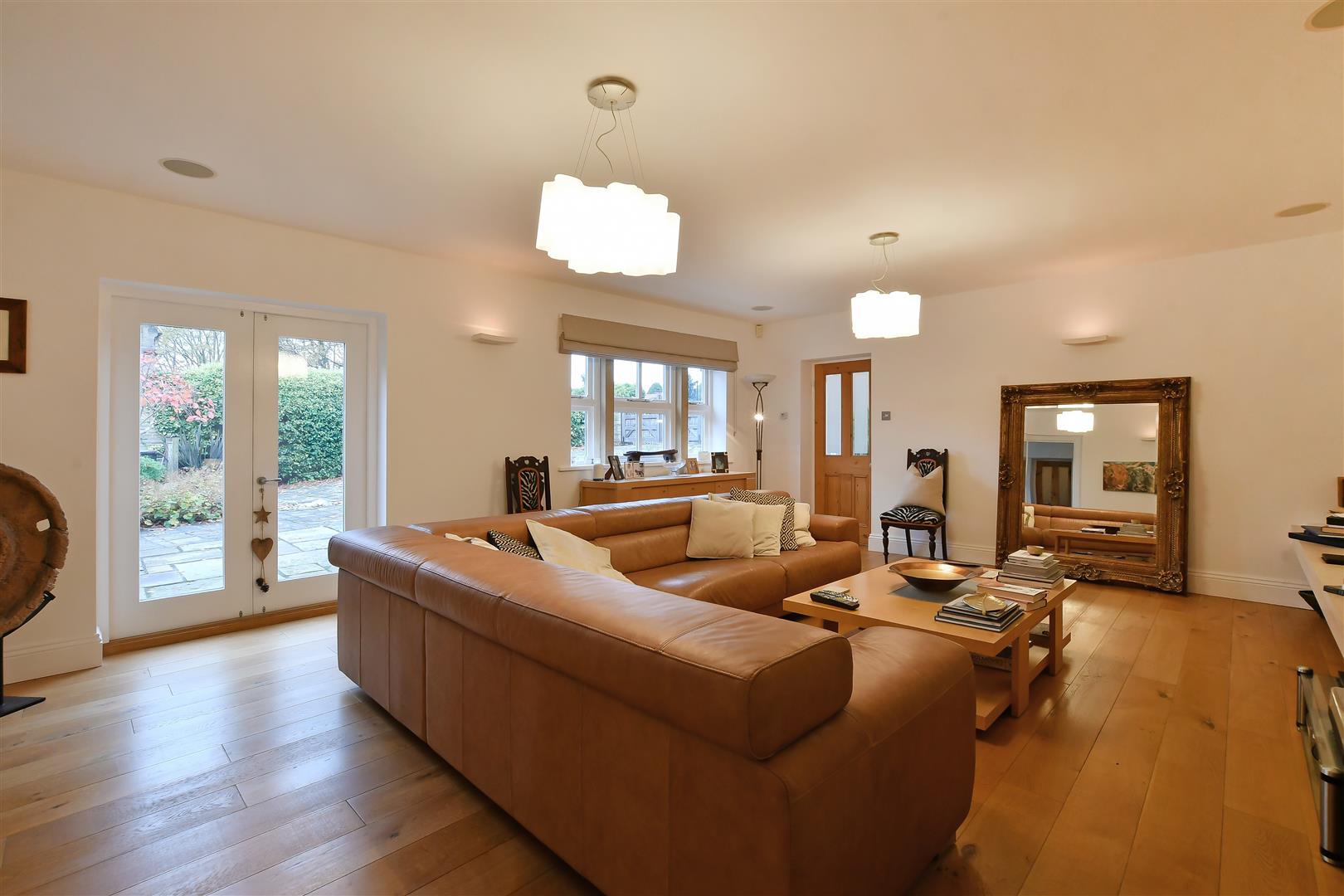 5 bedroom detached house for sale 0