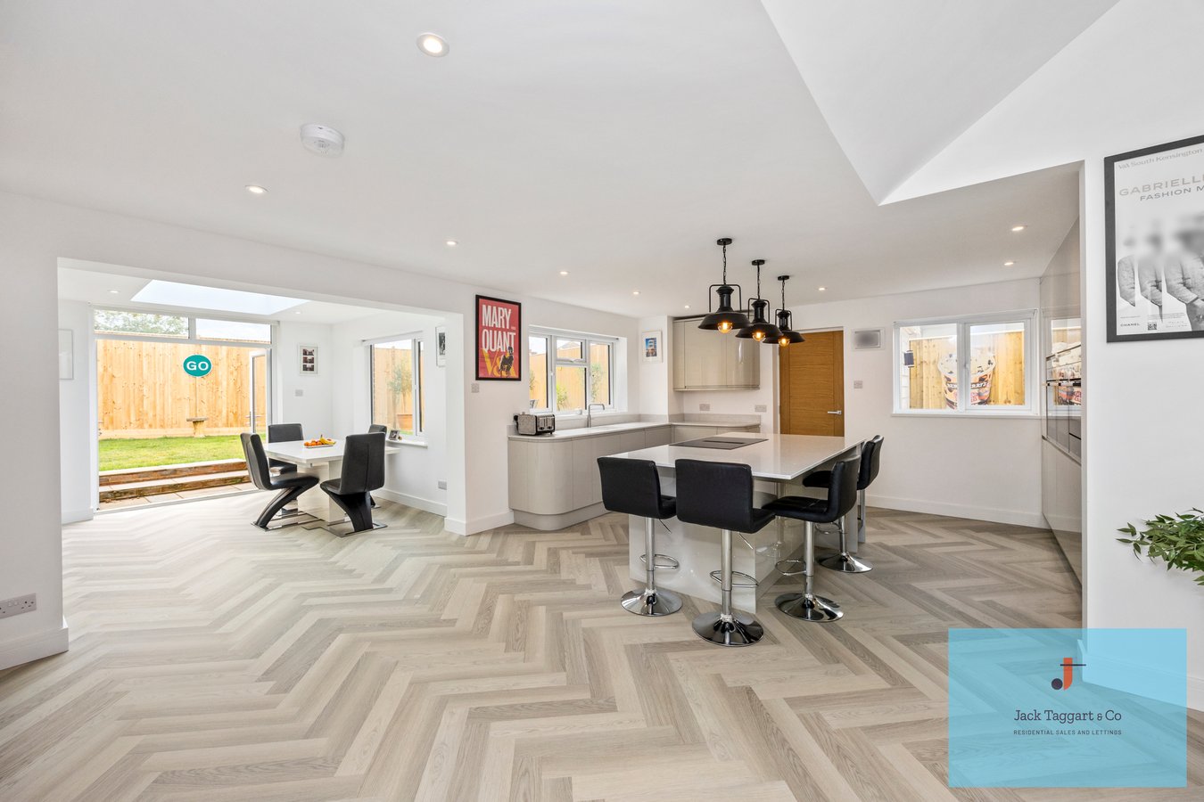 3 bedroom bungalow for sale 0