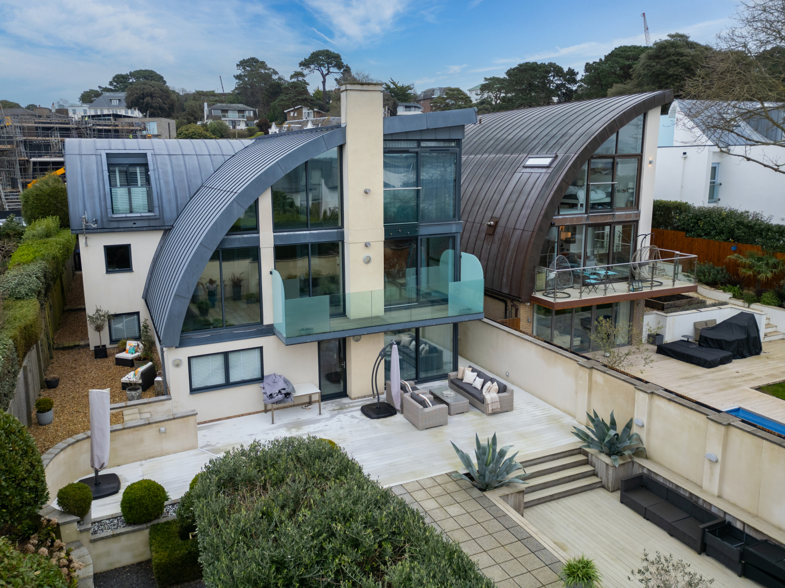 5 bedroom detached house for sale 0