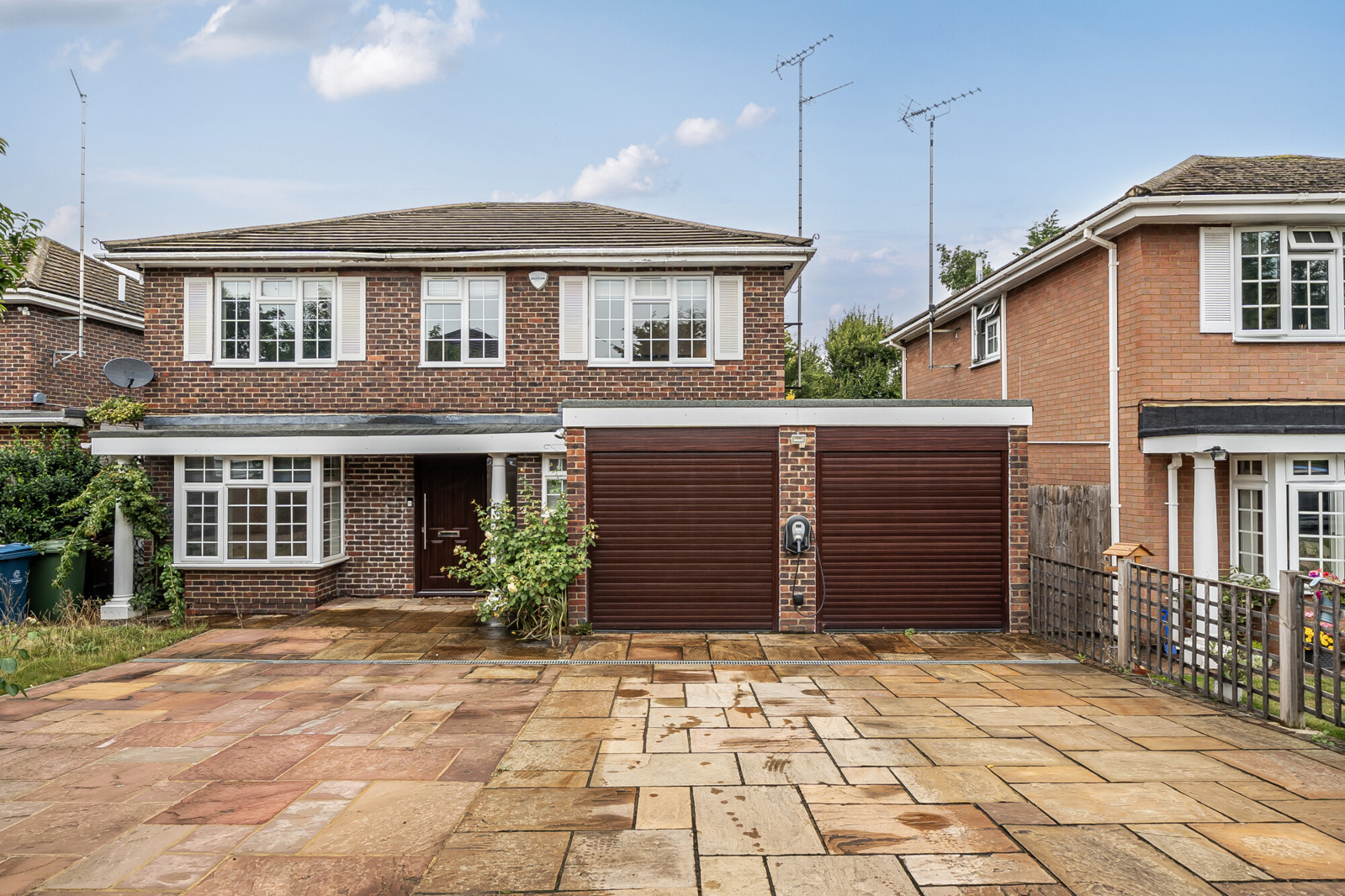 4 bedroom detached house for sale 0