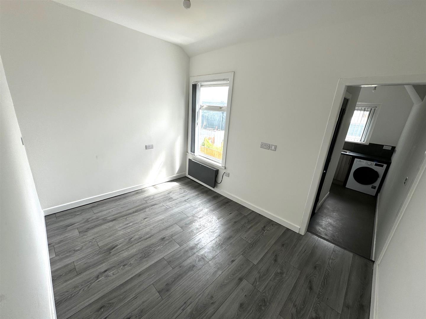 Flat 4, 854, Foleshill Road, Coventry photo 5