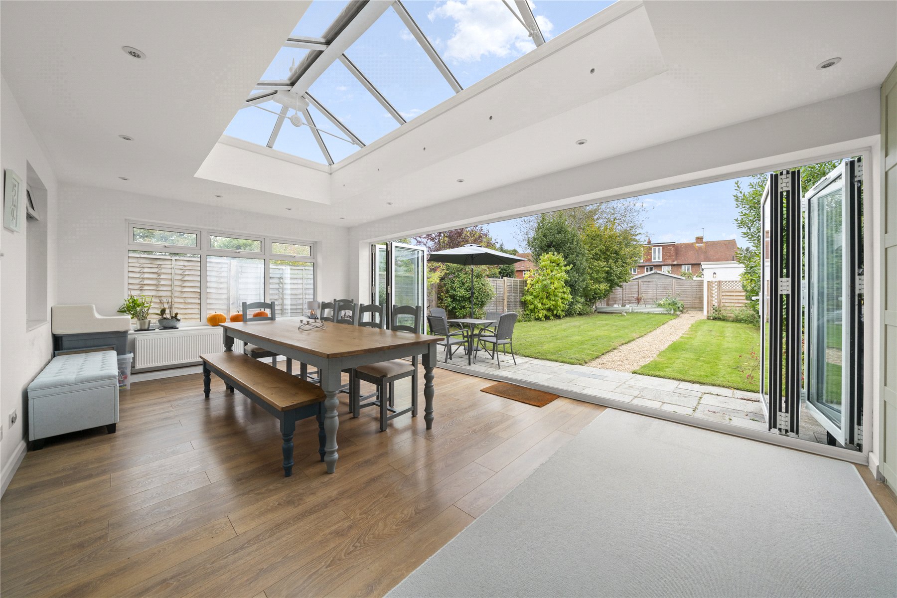 4 bedroom semi-detached house for sale 0