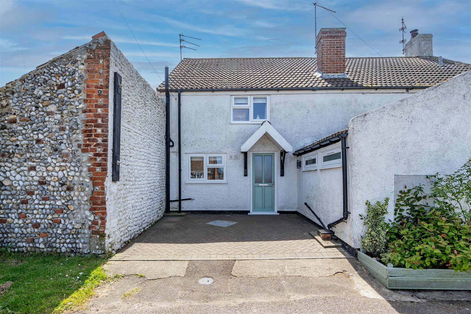 2-bed house on Brig Cottage, 60, Beach Road, Great Yarmouth, £250,000