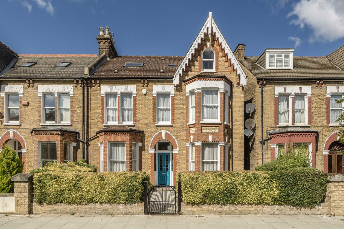 6 bedroom property for sale 0