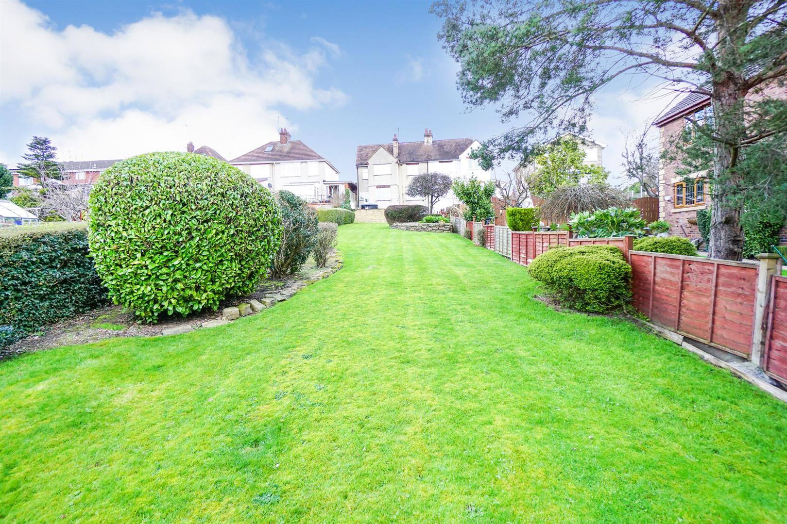 136, Brockwell Lane, Chesterfield photo 4