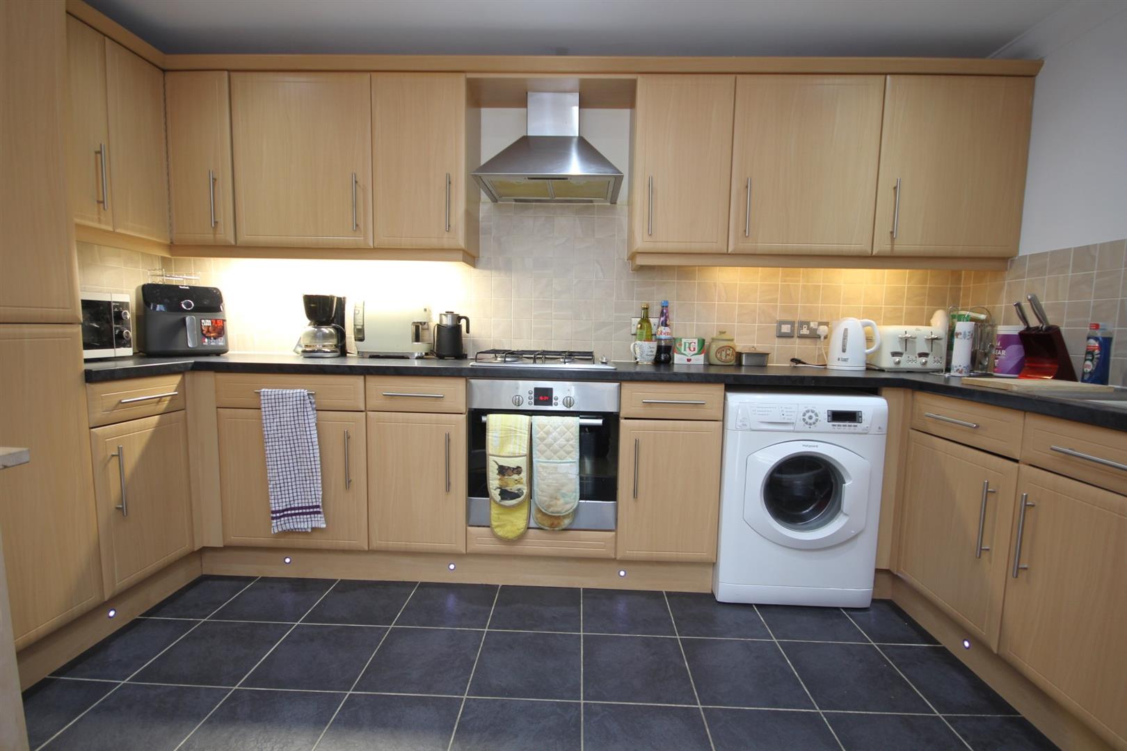 6 Foxfield, Botley Road, Park Gate photo 4
