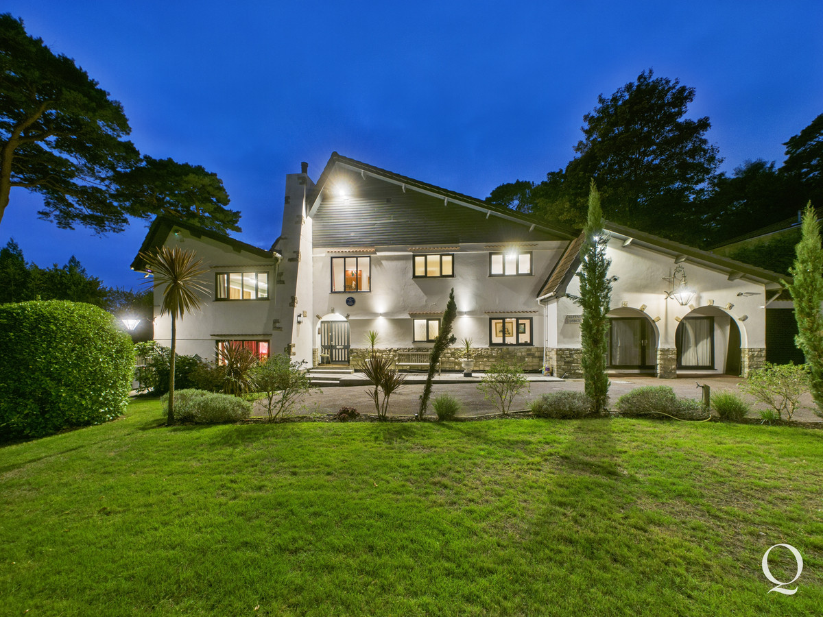 5 bedroom detached house for sale 0