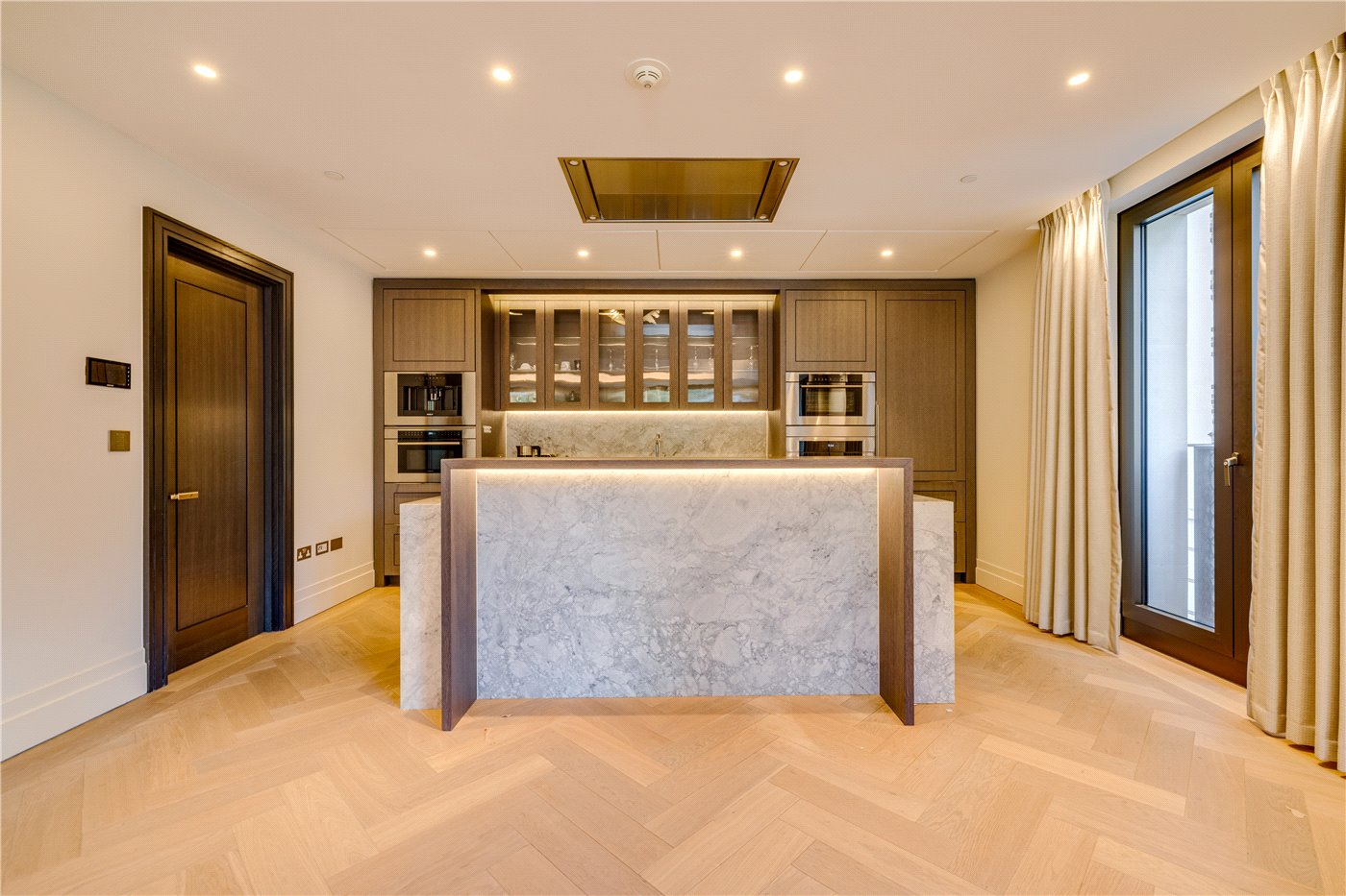 Flat 23, 8, Whistler Square, London photo 4