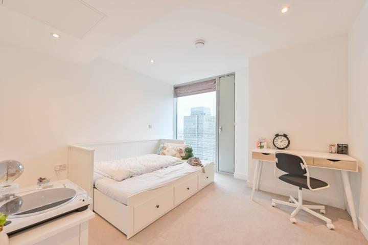 3 bedroom flat for sale 0