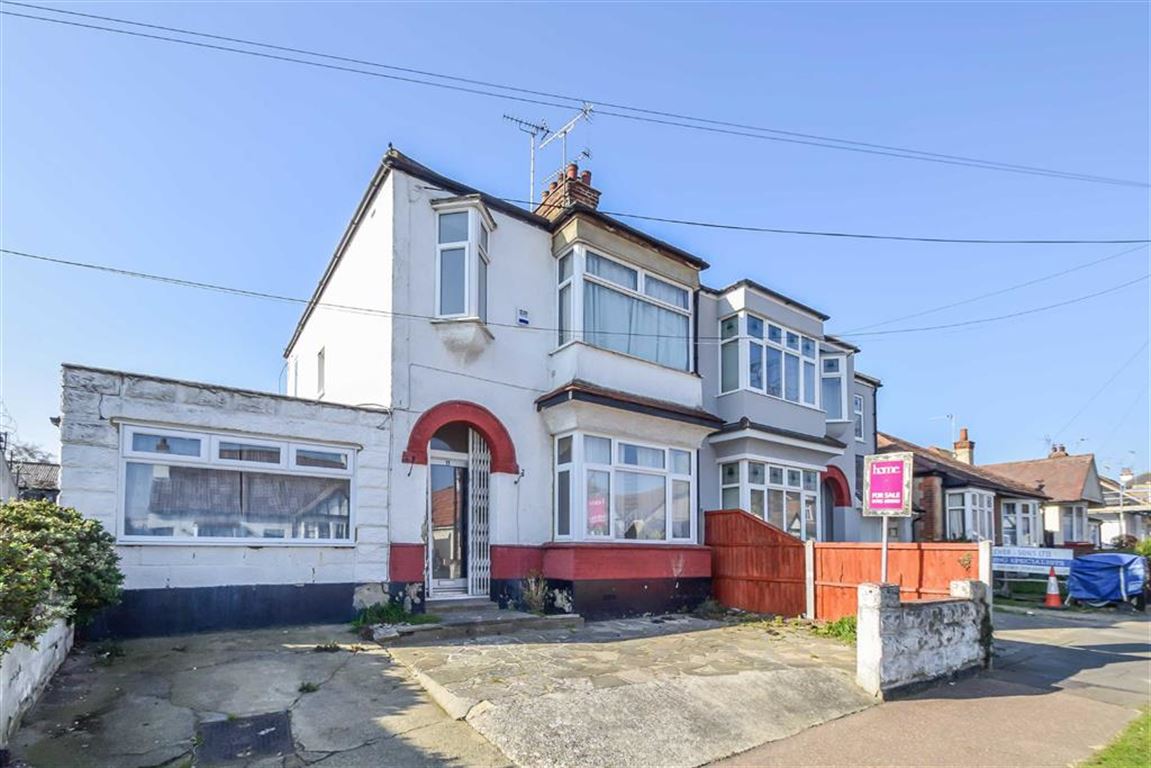 Free property report 11 Olivia Drive, Leighonsea, SS9 3EF Chimnie