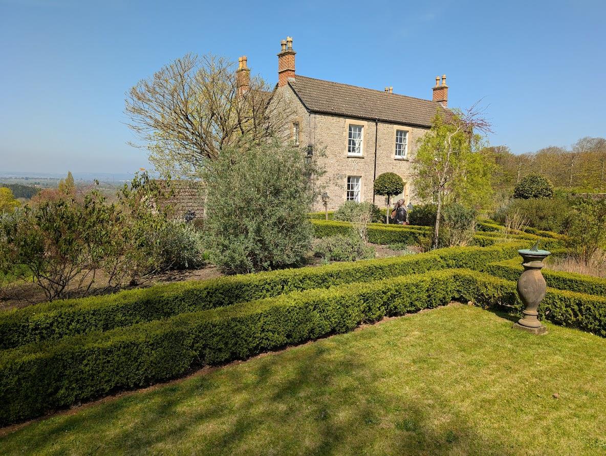 6 bedroom property for sale 0