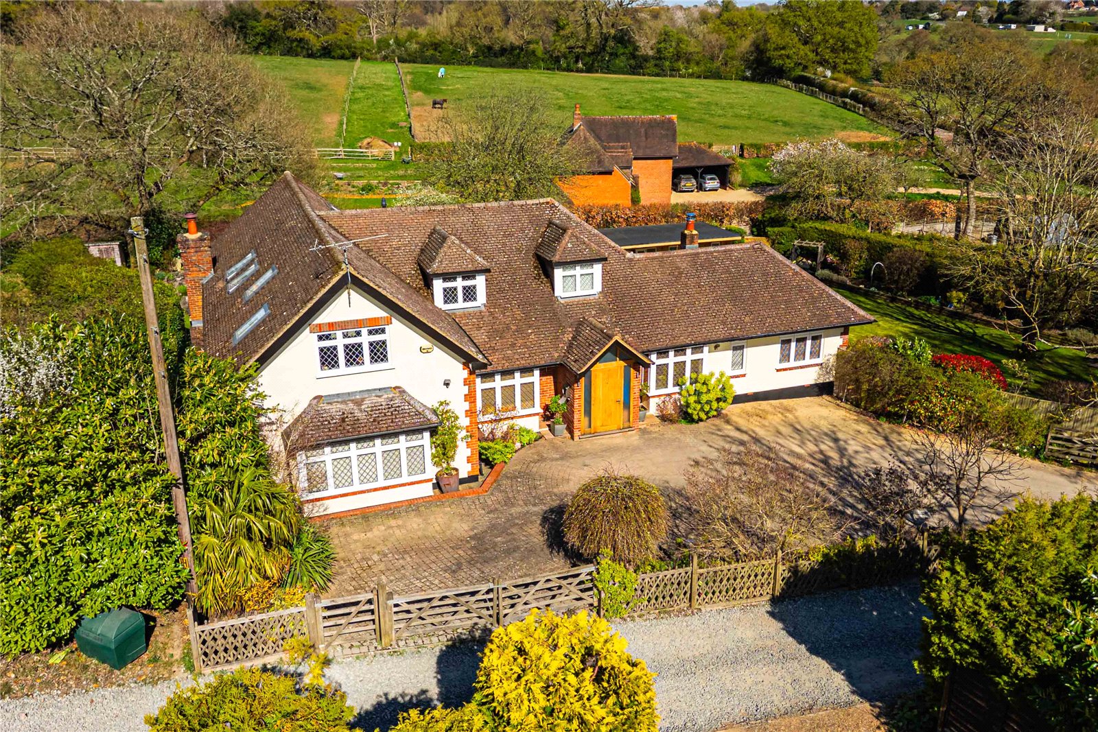 5 bedroom detached house for sale 0