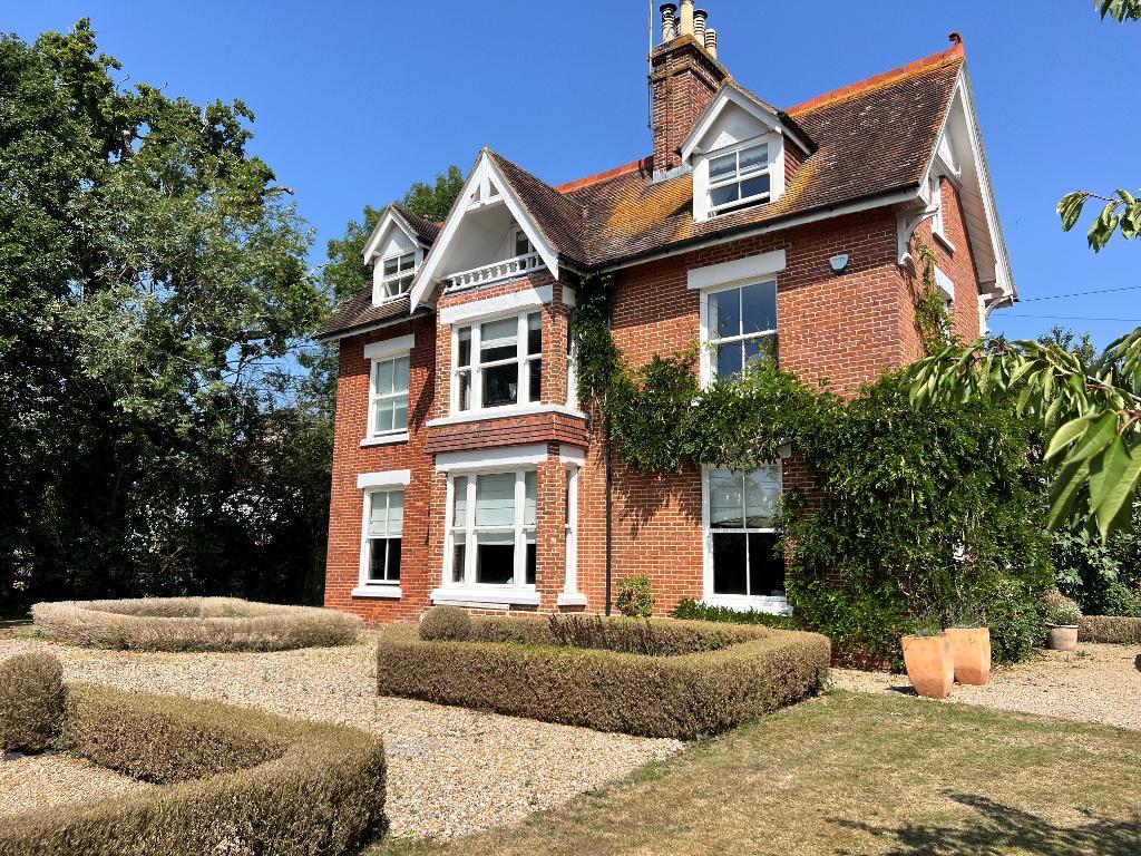 5 bedroom detached house for sale 0