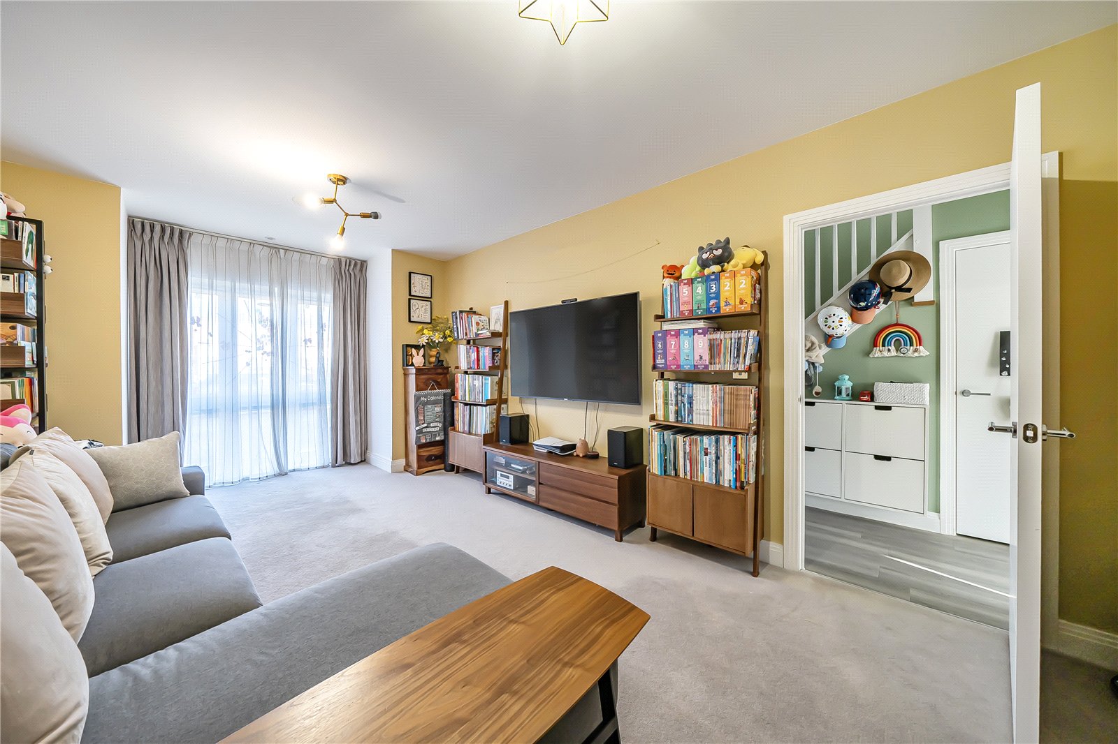 4 bedroom semi-detached house for sale 0